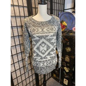 - Garage Grey & White Oversized Knitted Sweater